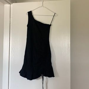 One shoulder midi dress with roughing tie